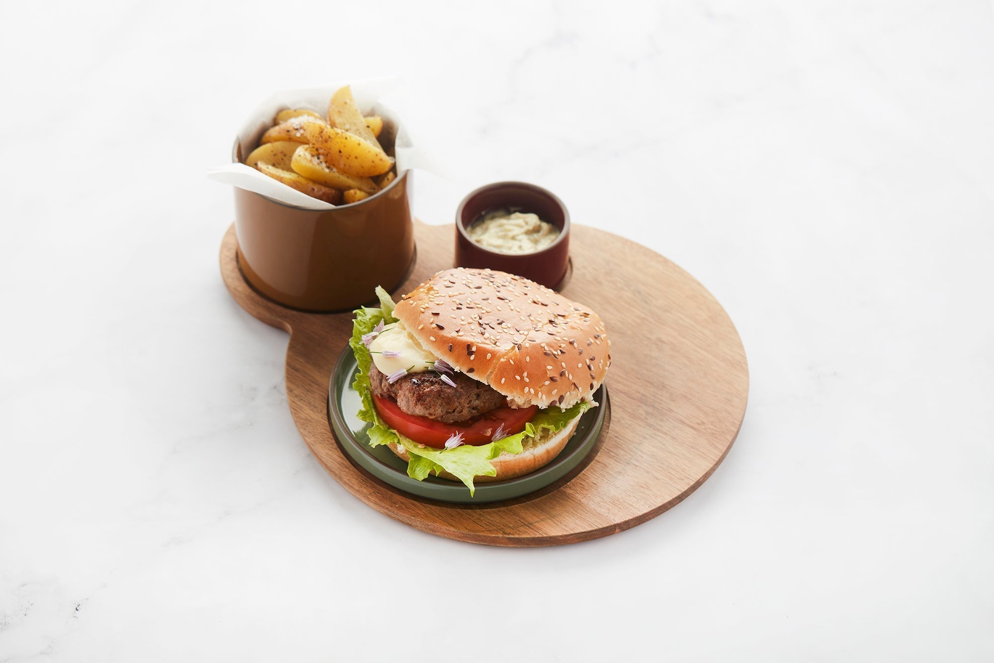 Homemade burgers & potato wedges served in style with our burger set