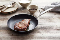 Pan-à-moi licht gietijzeren braadpan met excalibur coating ø 26cm