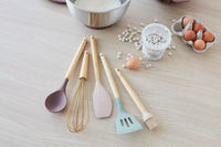 Set met spatel, lepel, klopper, pannenlikker en borstel