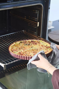 Fluted tart pan with removable base made of non-stick carbon steel ø30cm