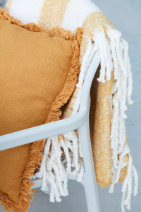 Sierkussen uit 100% gerecycleerd katoen okergeel