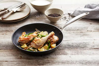 Pan-à-moi licht gietijzeren braadpan met excalibur coating ø 20cm