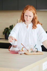 Set van theepot met filter, 2 mokken en lepeltjes