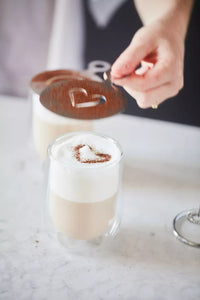 Cappuccino set van 2 dubbelwandige glazen 250ml, melkopschuimer en stencil