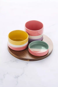 Sharing Summer set van 3 schaaltjes uit steengoed en acacia dienblad 25x25x17cm