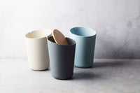 Vuilbak uit bamboevezel met bamboe deksel donkergrijs