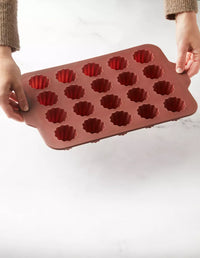 Mold for 20 cannelés Vintage Maroon