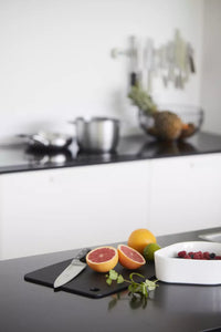 Planche à découper en fibre de bois noir 37x27.5cm FSC®